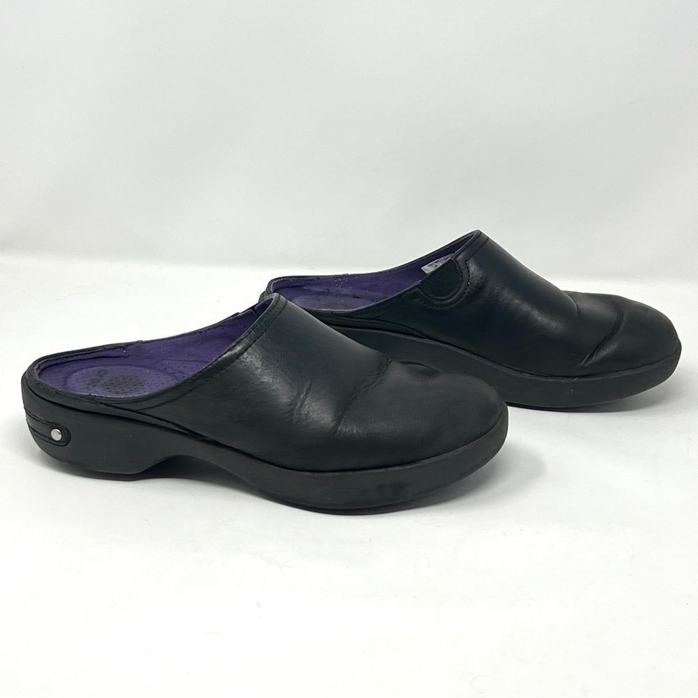 CROCS 16052 Black Leather Work Clogs Mule Slip On with Purple Lining Size 6